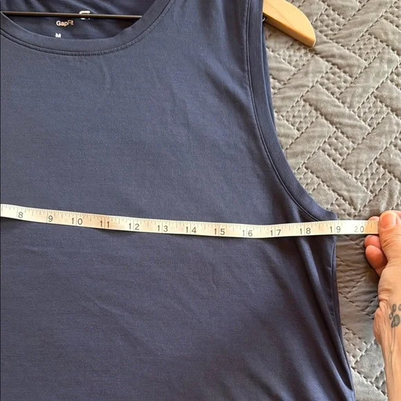 Gap Fit Women's Navy Sleeveless Athletic Tank Top - Picture 4 of 8